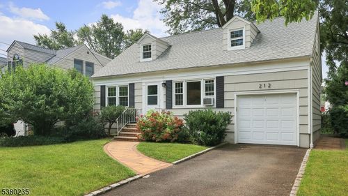 212 Scherrer St, Cranford, NJ, 07016-2548 | Card Image