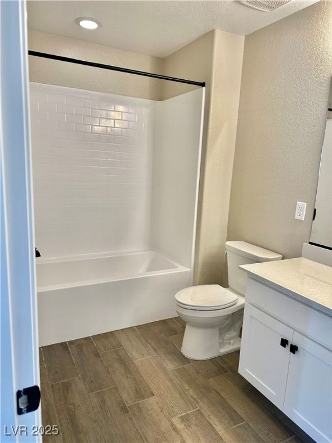 5075 Serene Skies St, House other with 3 bedrooms, 3 bathrooms and null parking in Las Vegas NV | Image 7