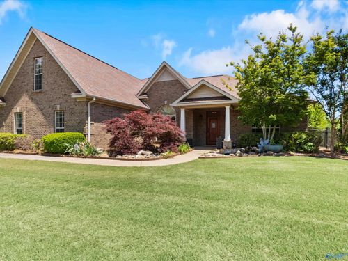 211 Magnolia Glen Dr, Huntsville, AL, 35811-7957 | Card Image