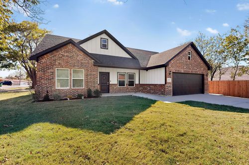 500 Ennis Scott St, Ferris, TX, 75125-1527 | Card Image