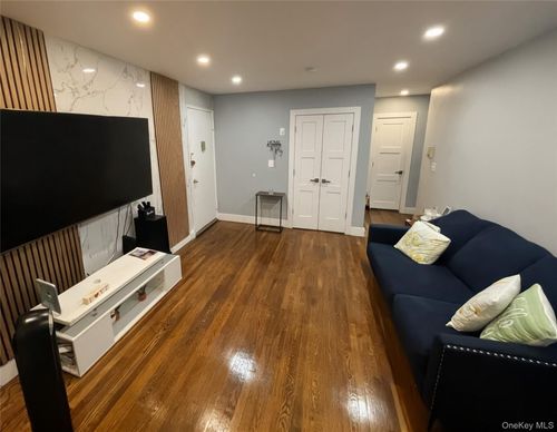 5j-180 Van Cortlandt Park S, New York, NY, 10463 | Card Image