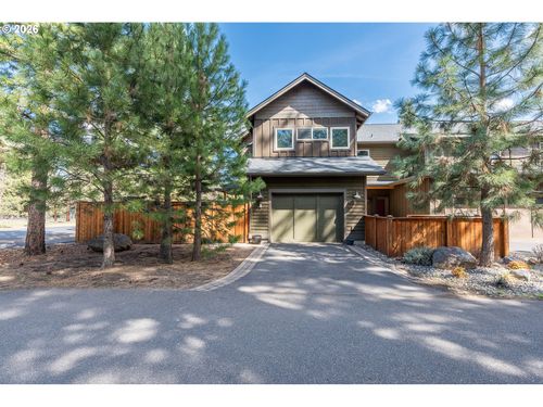 923 E Desperado Trl, Sisters, OR, 97759 | Card Image