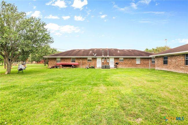 123 6th Street, House other with 4 bedrooms, 2 bathrooms and null parking in Vanderbilt TX | Image 21