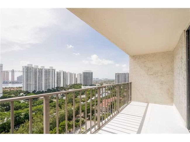 APT-2306 - 18181 Ne 31 St Ct, Condo with 2 bedrooms, 2 bathrooms and null parking in Aventura FL | Image 20