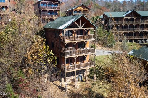655 Gatlinburg Falls Way, Gatlinburg, TN, 37738 | Card Image