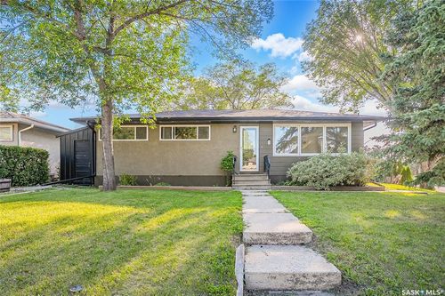 2 Young Cres, Saskatoon, SK, S7J2L4 | Card Image