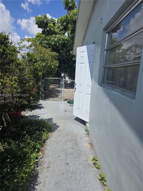 a-8398 WEST 14 Ave, Hialeah, FL, 33014 | Card Image