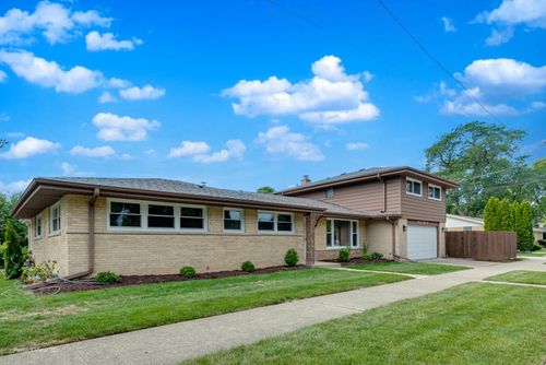 3639 Crain St, Skokie, IL, 60076-2321 | Card Image