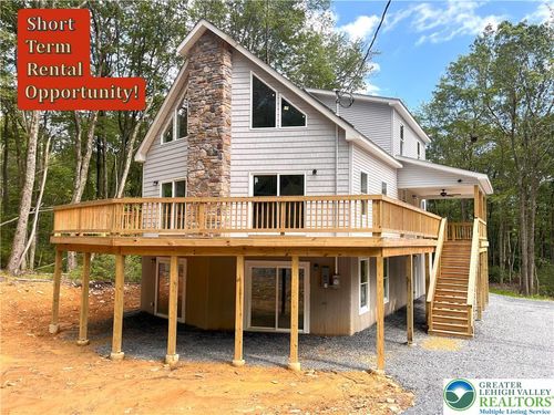 30 Susquehanna Dr, Jim Thorpe, PA, 18229-3740 | Card Image