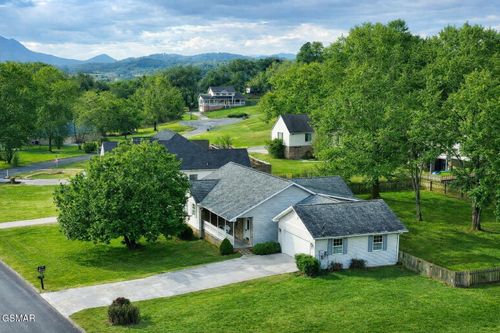 913 Columbine Lea, Sevierville, TN, 37862-6089 | Card Image