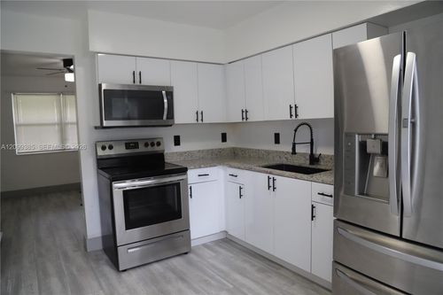 1e-410 Sw 9th Ave, Hallandale Beach, FL, 33009-6119 | Card Image