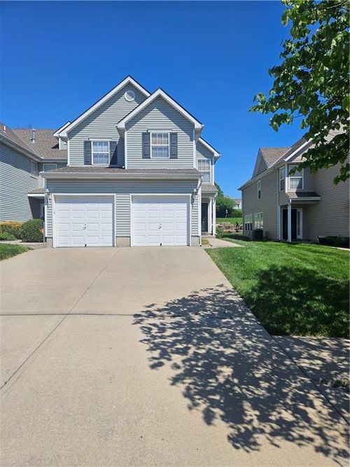 8341 N Kensington Ave, Kansas City, MO, 64119-7614 | Card Image