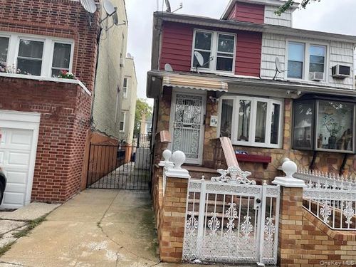 639 E 51st Street, New York, NY, 11203 | Card Image