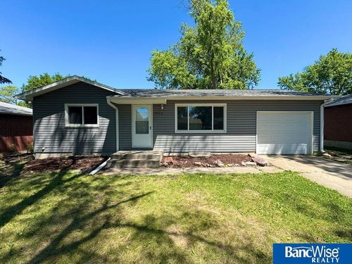 7800 Cherrywood Dr, Lincoln, NE, 68510-2509 | Card Image