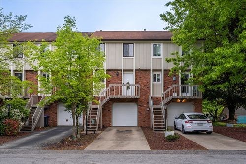 647 Sunset Cir, Cranberry Twp, PA, 16066-6714 | Card Image