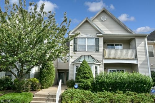 221-221 Cambridge Ct, Clifton, NJ, 07014-1376 | Card Image