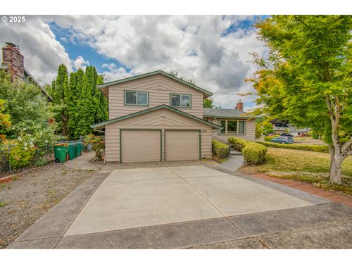 642 Sw Cherry Park Rd, Troutdale, OR, 97060-1431 | Card Image