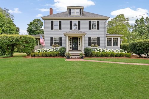 21 Middle St, Hingham, MA, 02043-2829 | Card Image