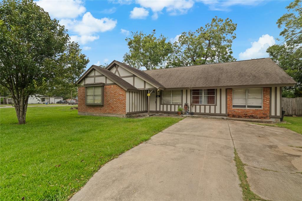 Temple Cir, Hitchcock, TX 77563