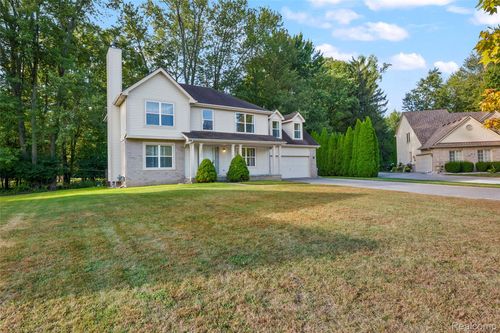 30947 Kenwood Ct, Livonia, MI, 48152-1622 | Card Image