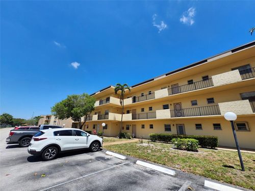 301-301 Cambridge Rd, Hollywood, FL, 33024-1176 | Card Image