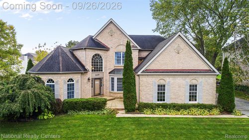2077 Applebrook Dr, Commerce Township, MI, 48382-1577 | Card Image