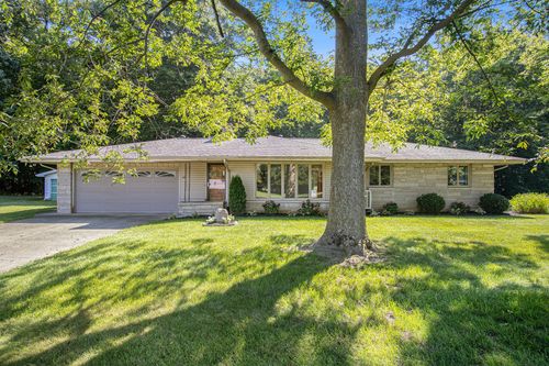 301 Woodland, Buchanan, MI, 49107-8432 | Card Image