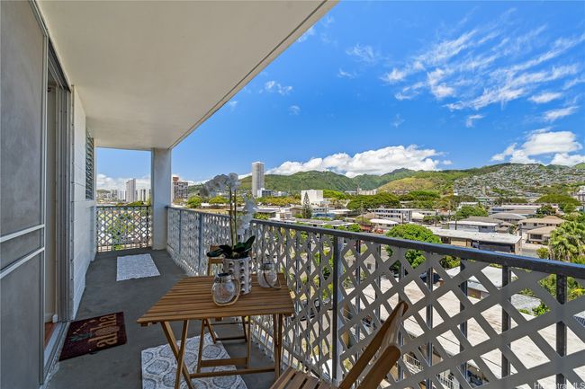 Corner unit with an extended Lanai. | Image 5