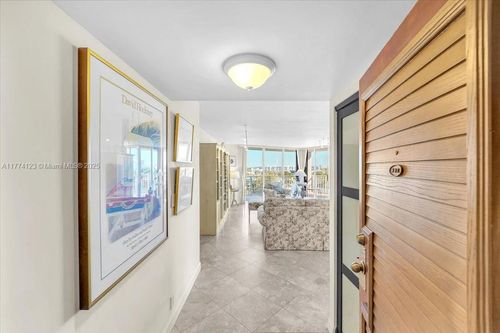 apt-901-2000 Towerside Ter, Miami, FL, 33138-2224 | Card Image
