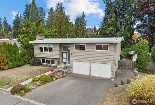 2148 N 183rd Pl, Shoreline, WA, 98133-4617 | Card Image