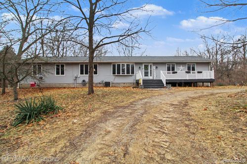 9800 Moon Rd, Saline, MI, 48176-9447 | Card Image