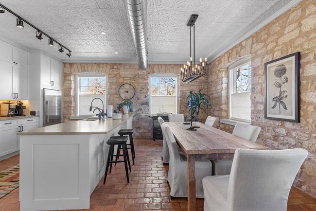 125 W San Antonio St, Home with 2 bedrooms, 3 bathrooms and 2 parking in Fredericksburg TX | Image 27