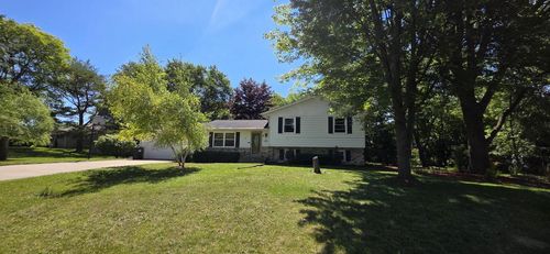 N50W14473 Fairmount Avenue, Menomonee Falls, WI, 53051 | Card Image