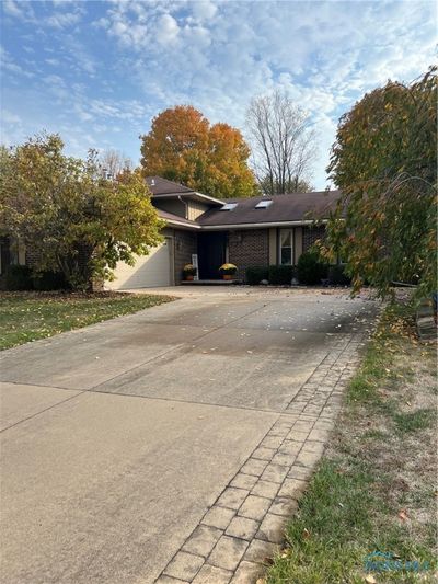 2469 Garden Creek Drive, House other with 3 bedrooms, 2 bathrooms and 2 parking in Maumee OH | Image 1