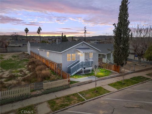 313 Woodrow St, Taft, CA, 93268-2517 | Card Image