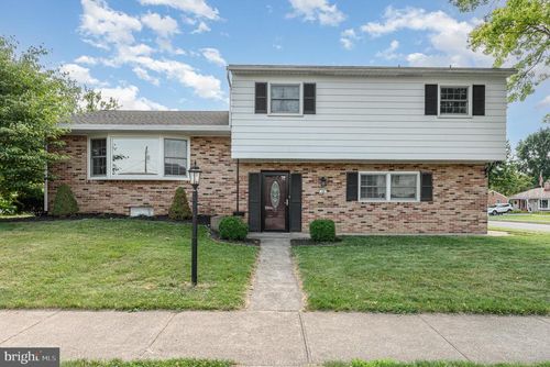 14 S West Ave, Shiremanstown, PA, 17011-6542 | Card Image