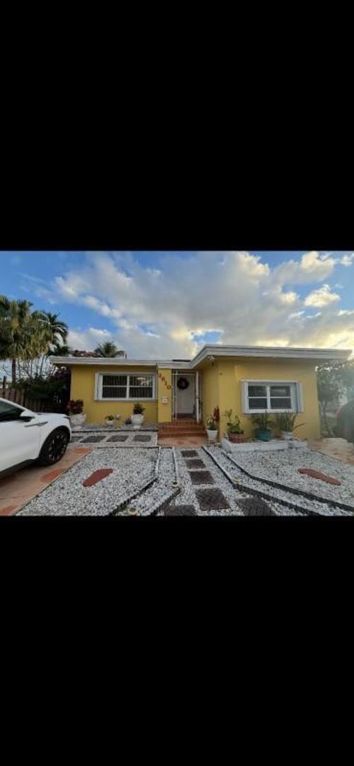 2610 Pierce St, Hollywood, FL, 33020-3838 | Card Image