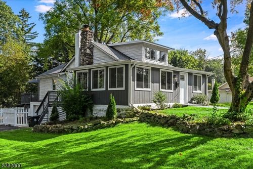 11 Church St, Budd Lake, NJ, 07828-2408 | Card Image