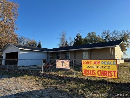 638 W Main St, Caney, OK, 74533-3418 | Card Image