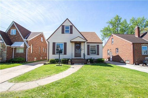 7611 Ivandale Dr, Parma, OH, 44129-4817 | Card Image