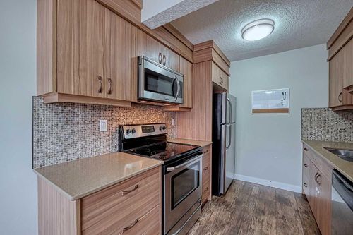 72-6100 4 Avenue Ne, Calgary, AB, T2A5Z8 | Card Image