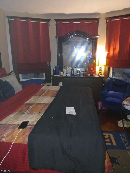 20 Rockland Ter, Newark, NJ, 07106-1704 | Card Image