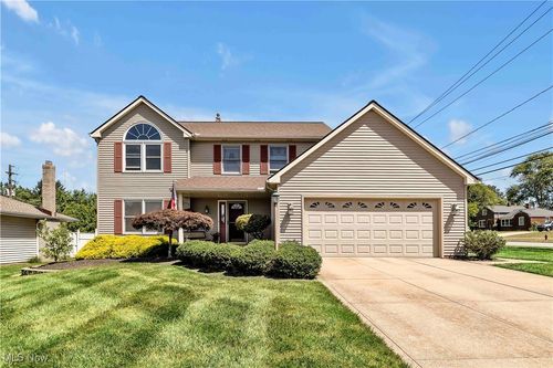 1030 Guadalupe Dr, Parma, OH, 44134-5388 | Card Image