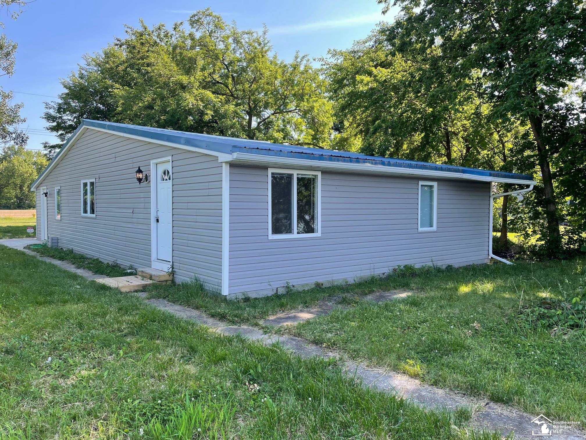 Gary Dr, Erie, MI 48133