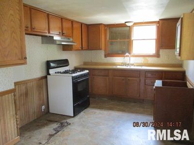 1421 S 6 Th Street, House other with 1 bedrooms, 2 bathrooms and null parking in Pekin IL | Image 3