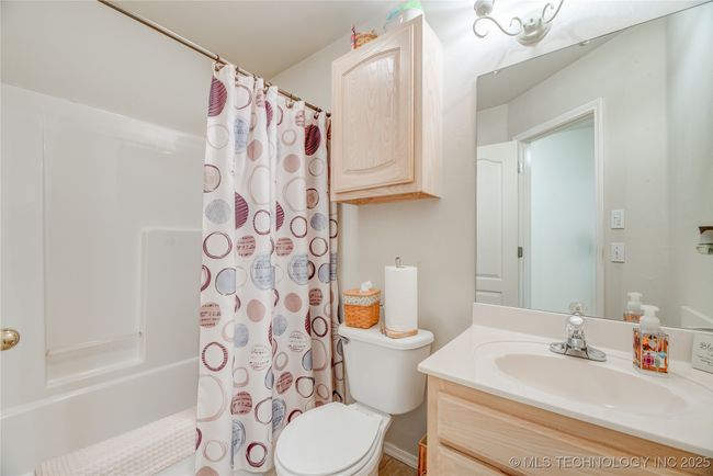 19608 E 39 Th Pl S, House other with 3 bedrooms, 2 bathrooms and null parking in Broken Arrow OK | Image 15