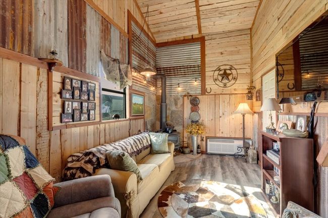 Bunk Room Living Area | Image 24