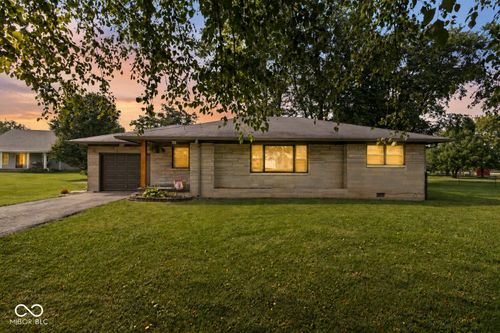 2209 Miller Ave, Shelbyville, IN, 46176-3119 | Card Image