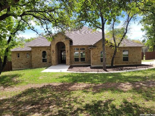 218 Champions Blvd, La Vernia, TX, 78121-5215 | Card Image