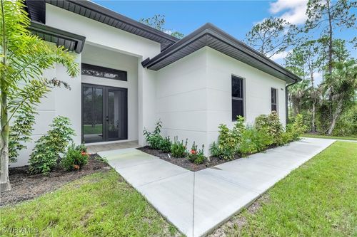2668 39th Ave Ne, Naples, FL, 34120-7588 | Card Image